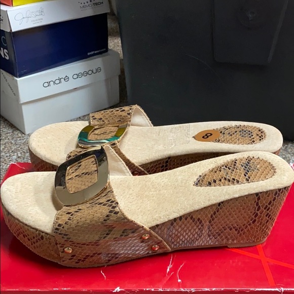G C Shoes open toes snakeskin slip ons.3” heels 8 - Picture 3 of 8